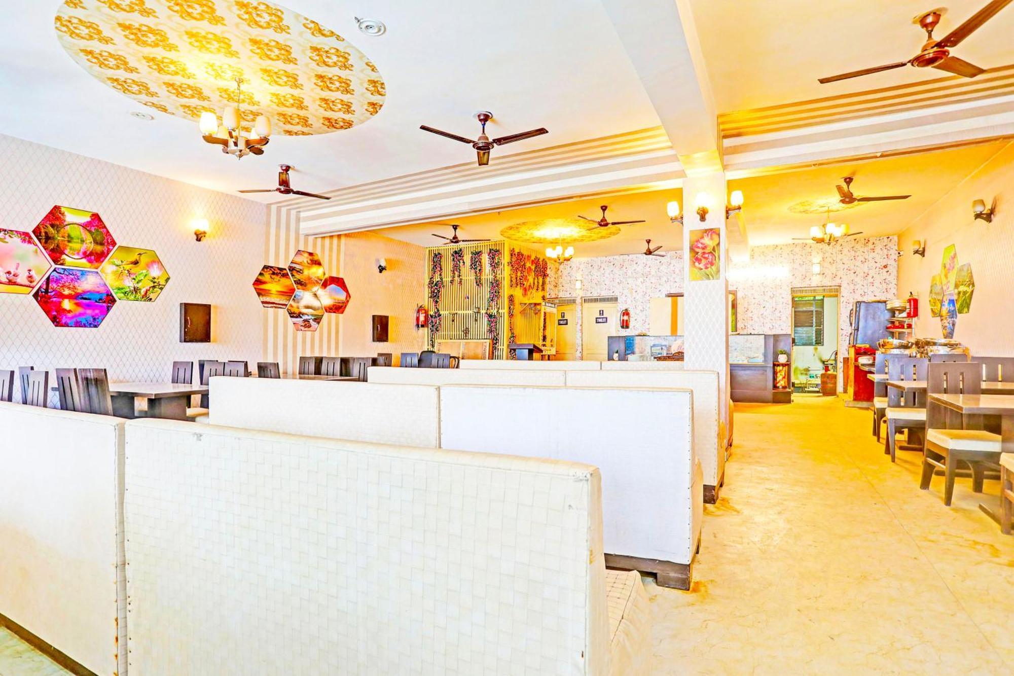 Spot On Meal Tree Hotell Ghaziabad Exteriör bild